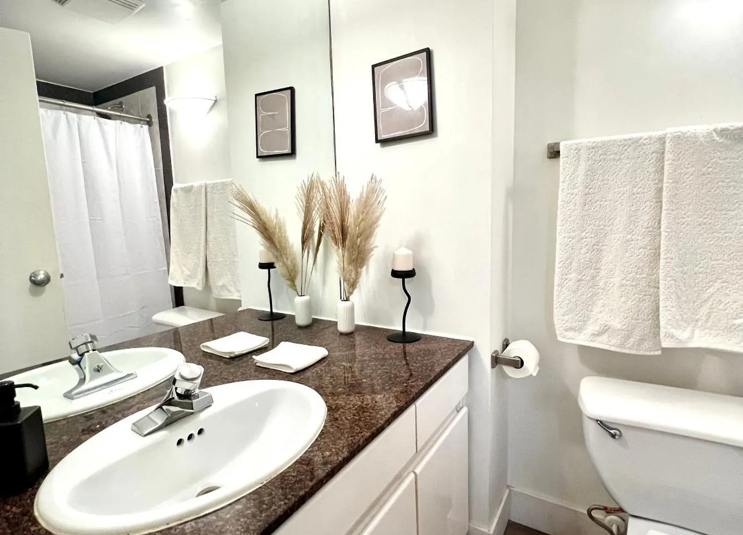 דירות וונקובר Stunning Skyline Views In A Cozy And Stylish Abode 0*,