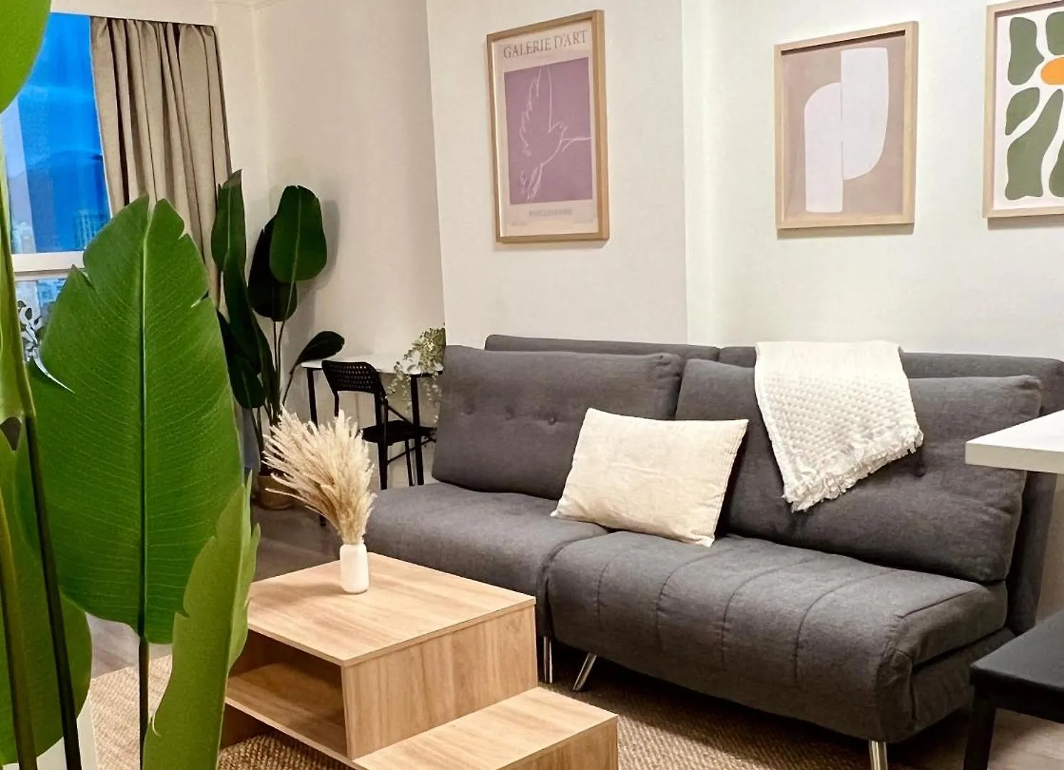 דירות וונקובר Stunning Skyline Views In A Cozy And Stylish Abode